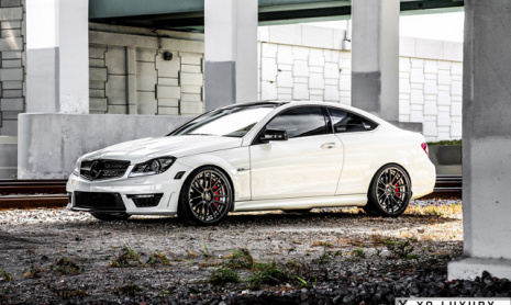 Тюнинг Mercedes Benz C63 AMG от Mode Carbon